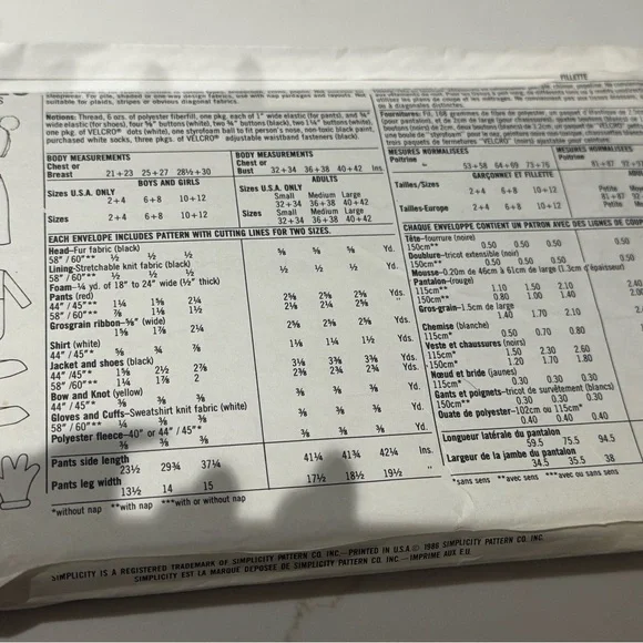 Simplicity Sewing Pattern Mickey Mouse costume - Picture 2 of 2